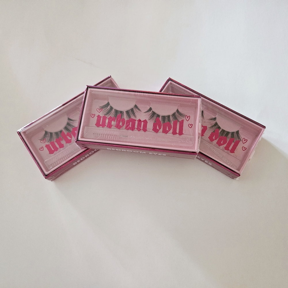 Urban Doll Lashes BEDROOM EYES Sealed In Box Cluster Black Lash Extentions